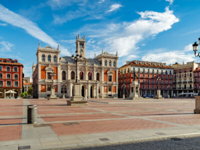 Plaza,Mayor,Of,Valladolid,With,The,City,Hall,In,Spain